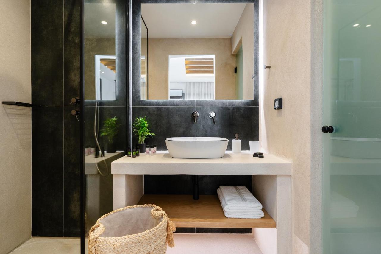 Elvirtus Suites Naxos City Exterior photo